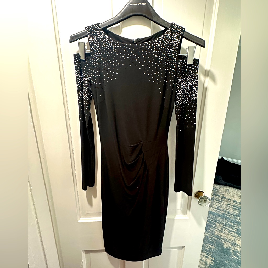Cach’e Sexy But Elegant Black Dress With Rhinestones. Size 0 Worn 1ce